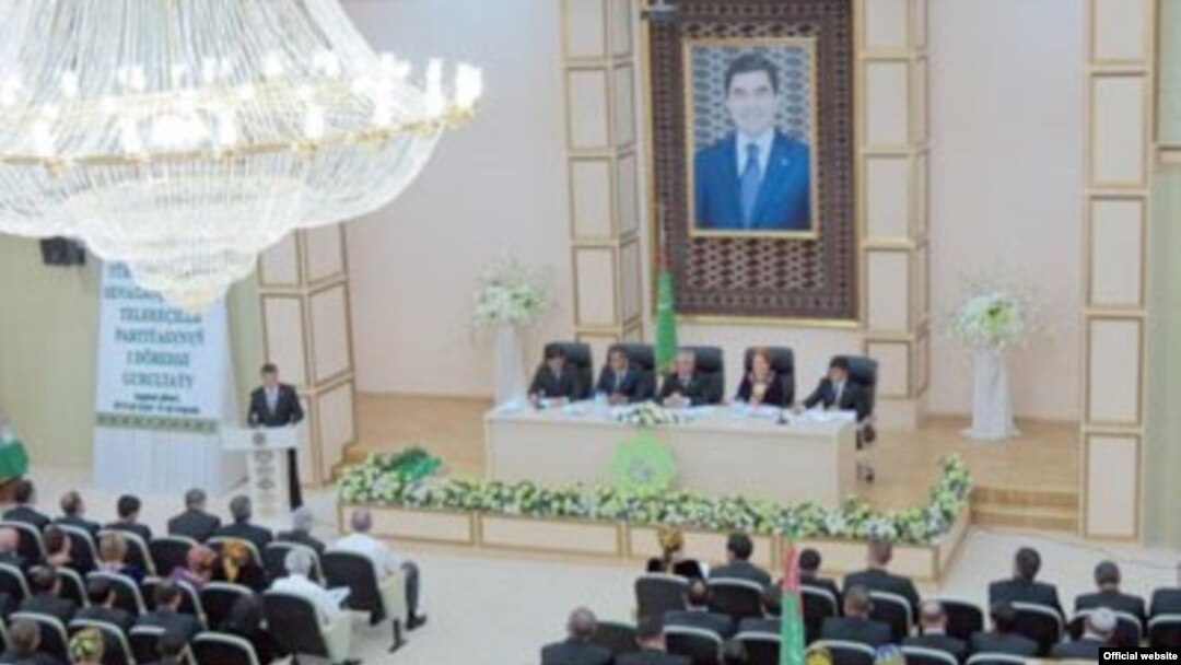 The face of the political opposition in Turkmenistan...under the face of power.