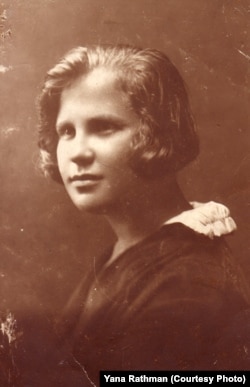 Ріва Барій, мати Леоніда Гулька