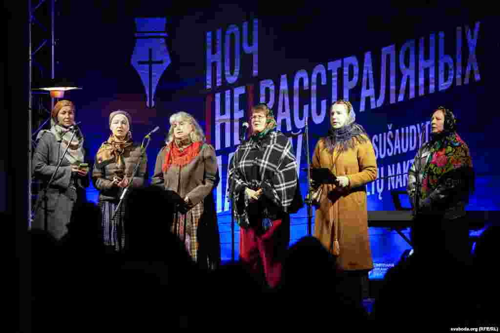 Гурт традыцыйнай беларускай песьні «Барана» выконвае народны духоўны сьпеў «Вылецела душа зь цела»
