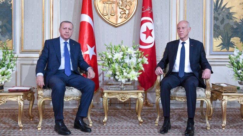 Erdogan u iznenadnoj posjeti Tunisu