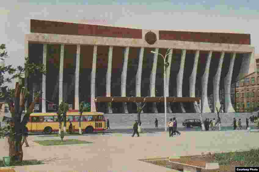 Keçmiş Lenin Sarayı, İndiki Heydər Əliyev Sarayı