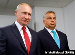 Владимир Путин и Виктор Орбан после переговоров в Будапеште, 28 августа 2017 года