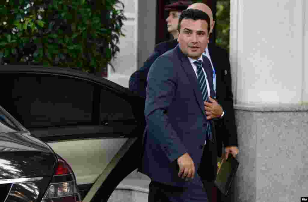 МАКЕДОНИЈА / САД - Владина делегација предводена од премиерот Зоран Заев до сабота ќе престојува во Њујорк каде што ќе учествува на 74. Генерално собрание на Обединетите нации. Предвидена е средба со грчкиот премиер Мицотакис.
