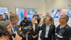 Izraelski predsednik poziva na 'snažan udar na Iran' dok se napadi nastavljaju na obe strane