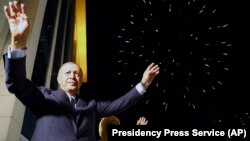 Президент Режеп Тайып Эрдоган шайлоонун алгачкы жыйынтыктары жарыялангандан кийин, Анкара, 25-июнь, 2018-жыл.
