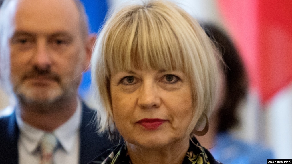 Helga Schmid