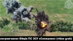 Скріншот з відео, опублікованого в телеграм-каналі бійців ПС ЗСУ «Соняшник» 23 червня 2026 року. За словами бійців, на відео – застосування «бомб українського виробництва»