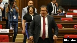 Armenia -- Prosperous Armenia Party leader Gagik Tsarukian arrives for a parliament session in Yerevan, May 29, 2019.