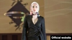 Secvență dintr-o prezentare de modă pentru femei musulmane la Dubai.