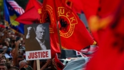 Protestë në Tiranë në mbështetje të të akuzuarve në Hagë. Tetor, 2025.