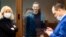 Алексей Навальный адвокаттары менен Москвадагы райондук сотто , 16-февраль, 2021-жыл.