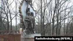Памятник боевикам на оккупированной Россией территории Донбасса