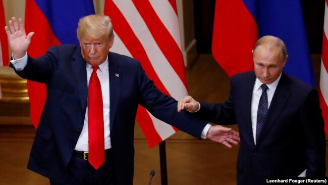 Президент США Дональд Трамп (л) і його російський колега Володимир Путін, Гельсінкі, Фінляндія, 16 липня 2018 року