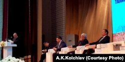 Кыргызстандык профессор Медеткан Шеримкулов баяндама жасоодо. ТаразМУ. 14-ноябрь, 2019-жыл.