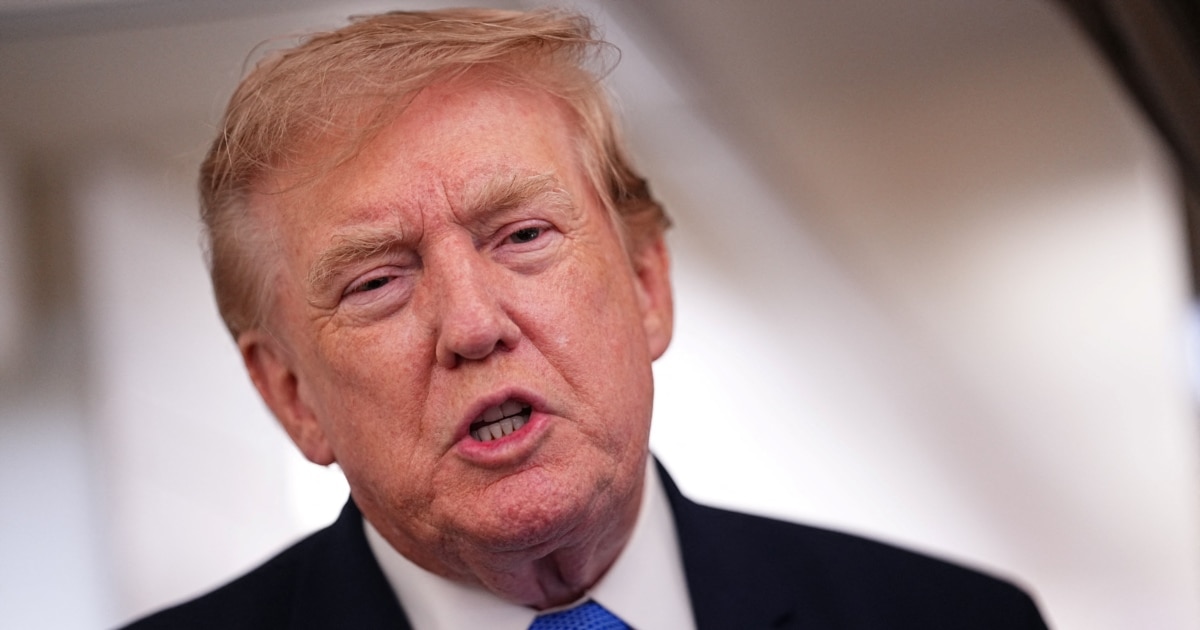 Трамп прокоментував візит директора ЦРУ до Москви, згадавши про війну в Україні