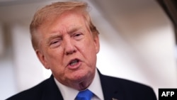 Трамп не розкрив причин та теми переговорів, але назвав зустріч «напівзвичайною», додавши, що Вашингтон «хотів би бачити закінчення війни в Україні»