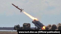 Для атаки, за повідомленням, застосували крилаті ракети «Нептун» (на фото), а також реактивні ракети-дрони «Рута», «Паляниця» та «Барс».