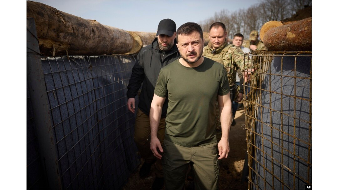 Doi colonei complotau să îl ucidă pe Zelenski înainte de Paște, drept „cadou” pentru reînvestirea lui Vladimir Putin.