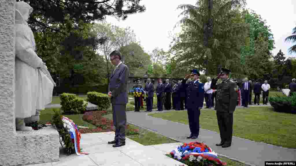 Ambasador Rusije u Beogradu položio je cvijeće na spomen obilježje žrtvama iz Drugog svjetskog rata. 