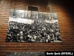 Proteste în Piața Universității 1990 - TNB, expoziția foto „Democrație și protest – lupta cu amnezia