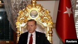 Avropa Erdoğanı avtoritar davranışlarına görə tənqid edir