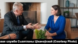 Лідэрка дэмсілаў Беларусі Сьвятлана Ціханоўская з прэзыдэнтам Літвы Гітанасам Науседам у Дуброўніку на палях саміту Ініцыятывы трох мораў.