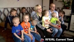 Біженці з Донбасу Світлана та Олександр Грубики з 13 дітьми потрапили на Урал