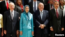 از چپ به راست: جو لیبرمن، سناتور سابق؛ مریم رجوی، رئیس شورای ملی مقاومت ایران؛ رودی جولیانی، شهردار پیشین نیویورک، و خوزه لوئیس رودریگز زاپاترو، نخست‌وزیر پیشین اسپانیا. (عکس آرشیوی است.)