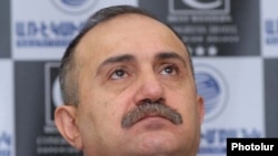 Armenia -- Samvel Babayan, former commander of the Nagorno-Karabakh army, holds a news conference in Yerevan, 30 March 2010.