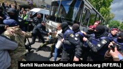 Поліція затримує представників націоналістичної організації в Києві, 9 травня 2017 року