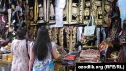 Тошкентдаги бозорларнинг бирида олинган сурат. Архив.