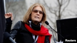 Gloria Steinem ține un discurs la un marș al femeilor din Washington, ianuarie 2017 (fotografie de arhivă)