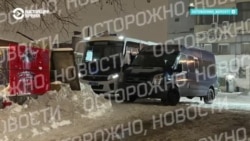 Силовики в Москве пришли с рейдами на музыкальный фестиваль и спектакль