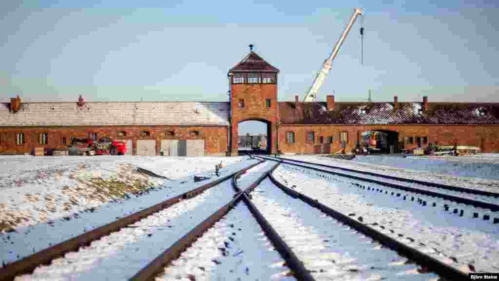 DO NOT TAKE  -- restrictions -- slider project only -- 2E GUERRE MONDIALE-AUSCHWITZ