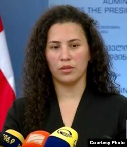 Лейла Мустафаева, жена арестованного журналиста