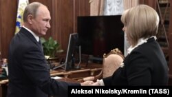 Прэзыдэнт Расеі Ўладзімір Пуцін і кіраўнік ЦВК Расеі Эла Памфілава