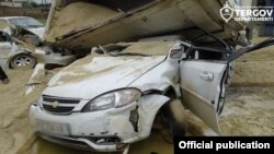 Ангрендаги автоҳалокатда 8та машинада кетаётган одамлар жароҳатланган. Тергов департаменти фотоси.