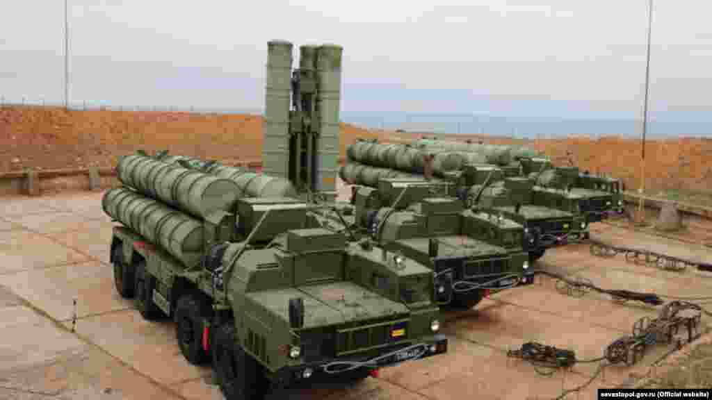 У Севастополі на бойове чергування заступили ЗРК С-400 «Тріумф»