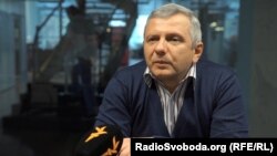 Наприкінці травня президент Володимир Зеленський зазначав, що щомісячний бюджетний дефіцит України становить 5 мільярдів доларів