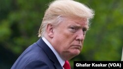 ښاغلي ټرمپ وايي چې د پوتین بلنه ستايي خو دا رسم ګذشت د سياسي فصل په منځ کې دی او ډاډه نه دی چې ګډون به په کې وکړي.
