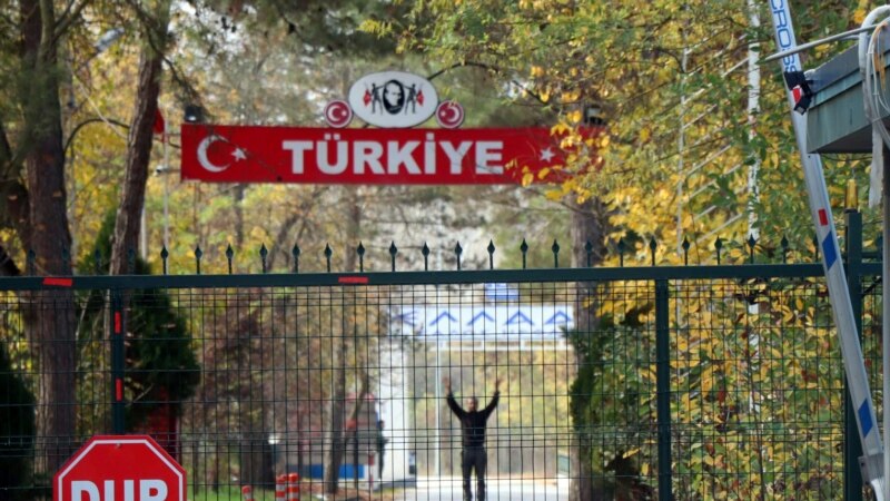 Во Турција уапсени 16 лица поради врски со терористичката ИД