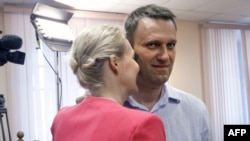 Navalni sa suprugom Julijom danas na sudu