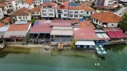 Стариот град во Охрид, каде граѓаните велат дека државно земјиште се присвојува од угостителските објекти. Фото - „Охрид SOS“