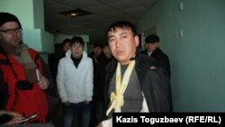 Раненный во время Жанаозенских событий в больнице в городе Актау, 18 декабря 2011 года. 