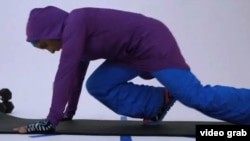 A screen shot from the Muslim exercise video "Nadoona Extreme"