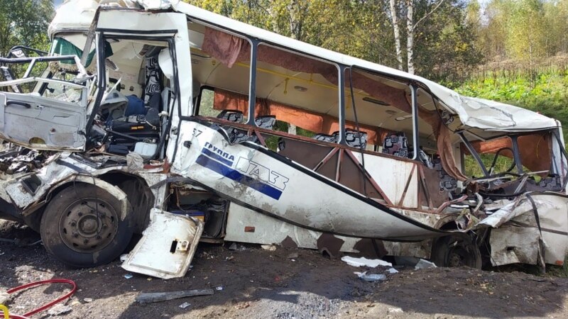 Slovačka: U sudaru kamiona i autobusa poginulo najmanje 13 osoba