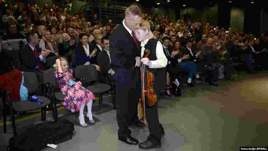 Dejl Zelko, bivši američki vojni pilot na premijeru je stigao sa sinom i kćerkom, Beograd, 29. oktobar 2012. 