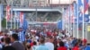Болельщики идут на первый матч чемпионата мира по футболу в Волгограде