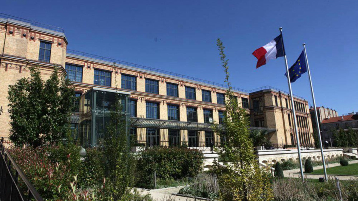 France Demands Azeri Withdrawal From 'Armenian Territory' - Vimarsana News