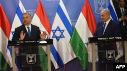 Viktor Orban (stânga) și Benjamin Netanyahu (dreapta)